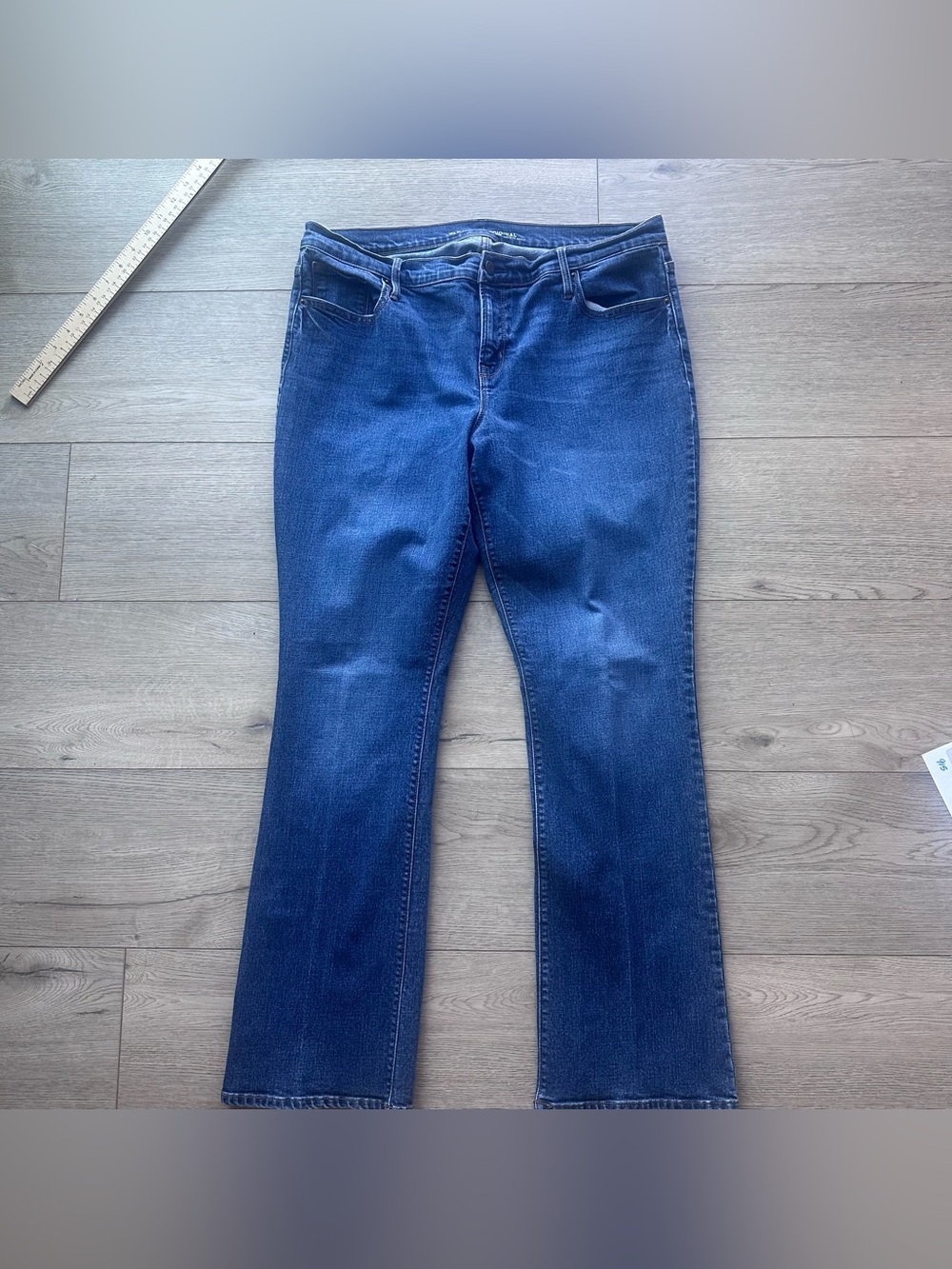 Old Navy Original Mid-Rise Bootcut Jeans Women’s Size 14 Short Dark Wash Stretch